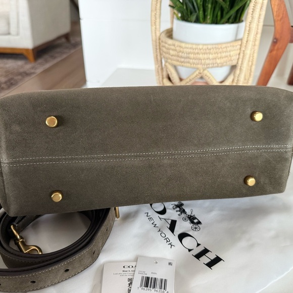 Coach Olive Suede Soft Empire 28 - Picture 7 of 11
